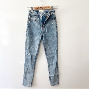 Abercrombie & Fitch Curve Love High Rise Acid Wash Jeans